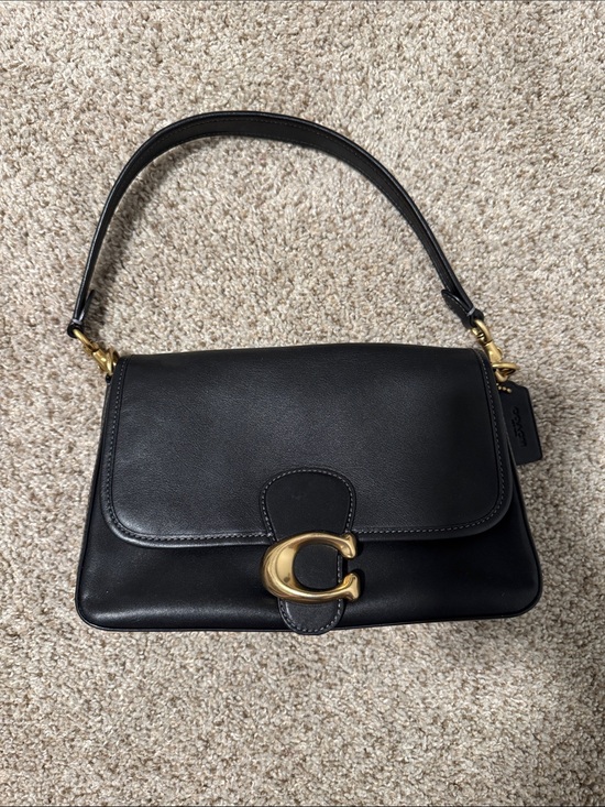 Coach Handbags - Coach Black Leather Shoulder Bag with Gold 'C' Clasp